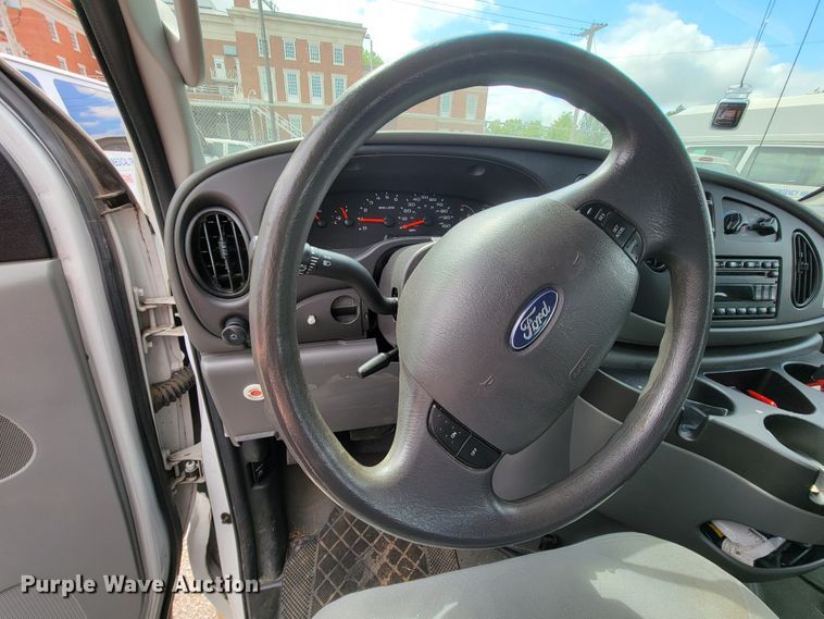 image for item IF9756 2008 Ford E350  van