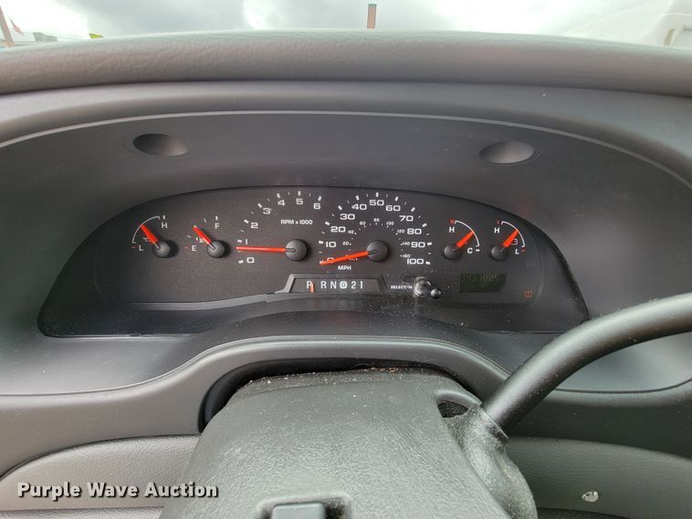 image for item IF9757 2008 Ford E350  van