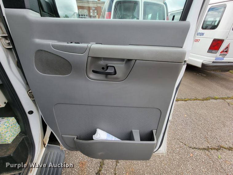 image for item IF9757 2008 Ford E350  van