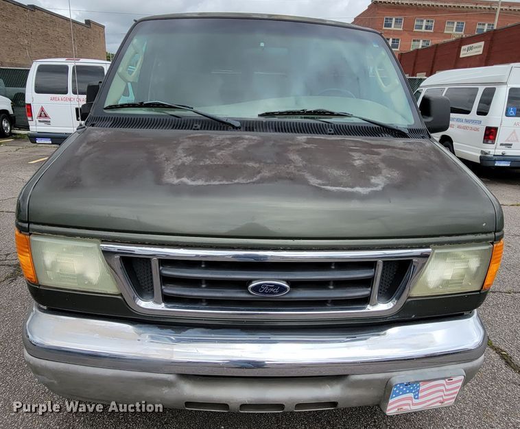 image for item IF9759 2004 Ford E350  van
