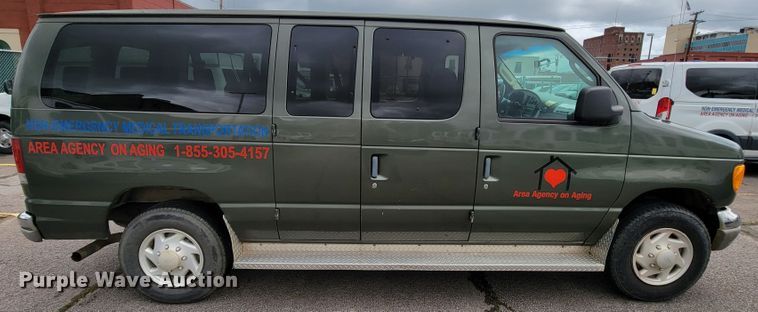 image for item IF9759 2004 Ford E350  van