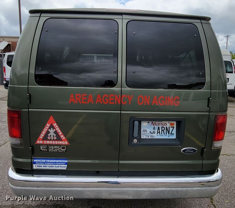 image for item IF9759 2004 Ford E350  van