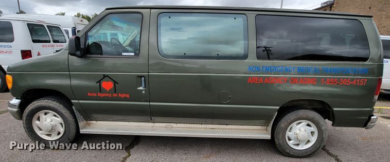 image for item IF9759 2004 Ford E350  van