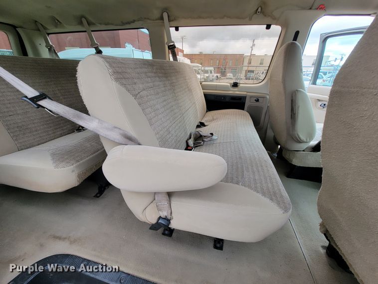 image for item IF9759 2004 Ford E350  van