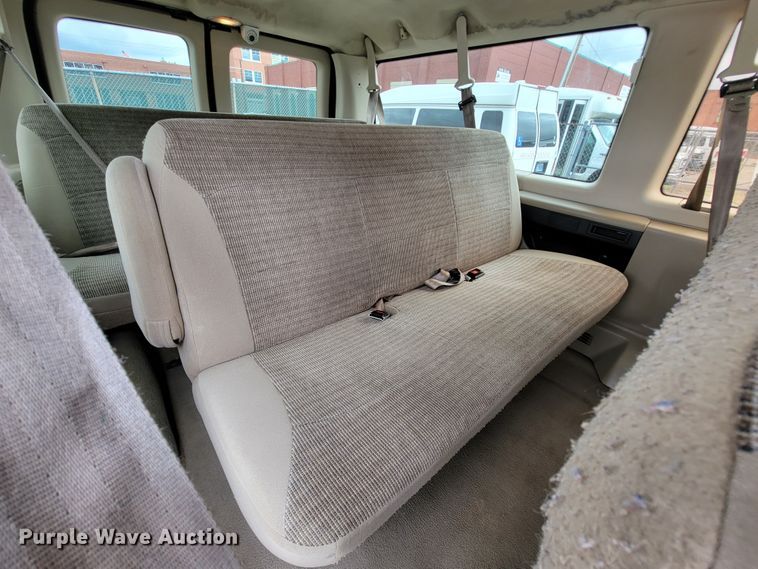 image for item IF9759 2004 Ford E350  van