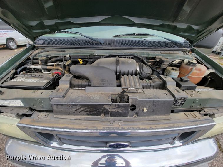 image for item IF9759 2004 Ford E350  van