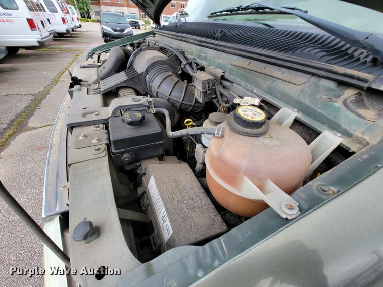 image for item IF9759 2004 Ford E350  van