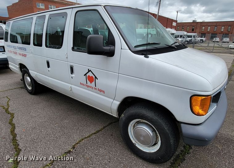 image for item IF9761 2006 Ford E350  van