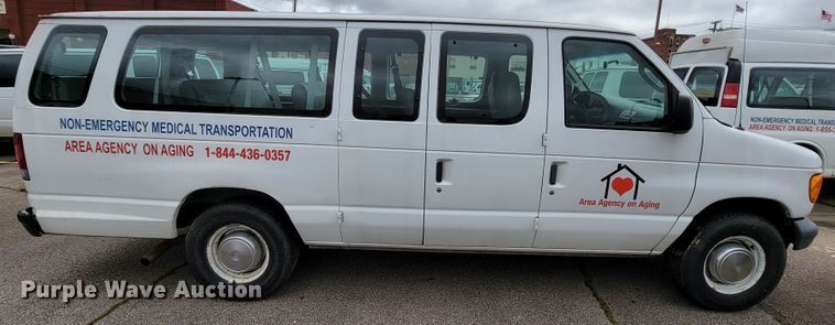 image for item IF9761 2006 Ford E350  van