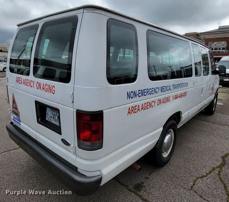 image for item IF9761 2006 Ford E350  van
