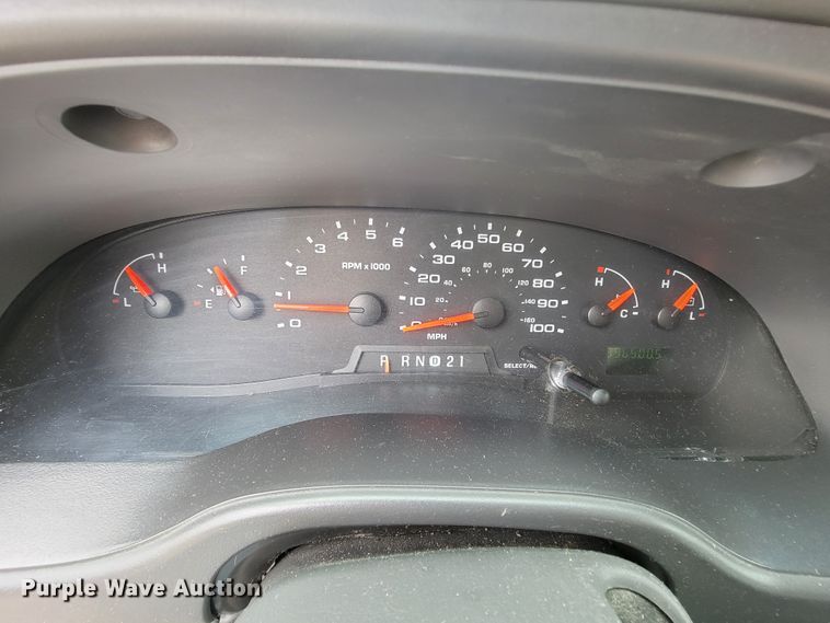 image for item IF9761 2006 Ford E350  van