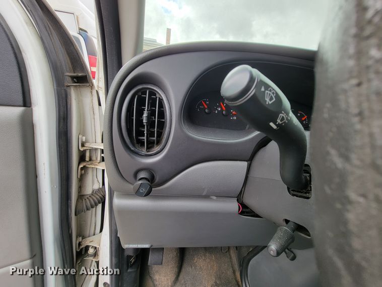 image for item IF9761 2006 Ford E350  van