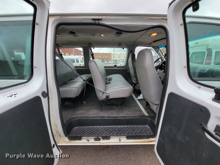 image for item IF9761 2006 Ford E350  van