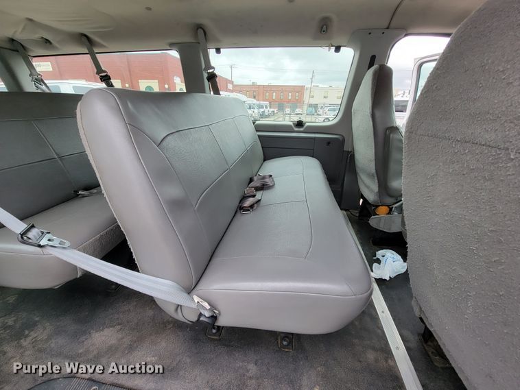 image for item IF9761 2006 Ford E350  van