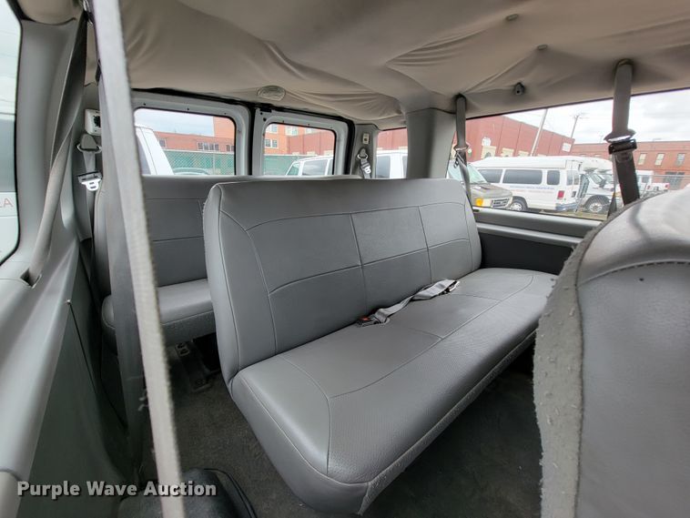 image for item IF9761 2006 Ford E350  van