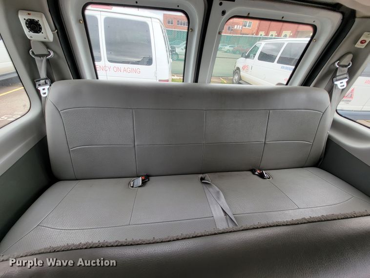 image for item IF9761 2006 Ford E350  van