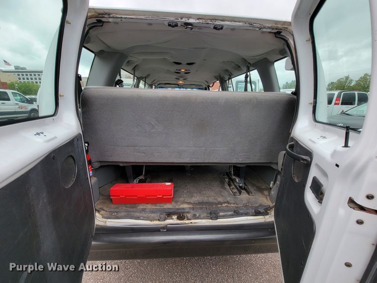 image for item IF9761 2006 Ford E350  van