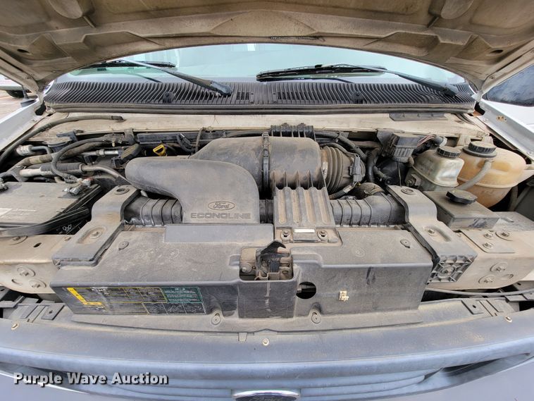 image for item IF9761 2006 Ford E350  van