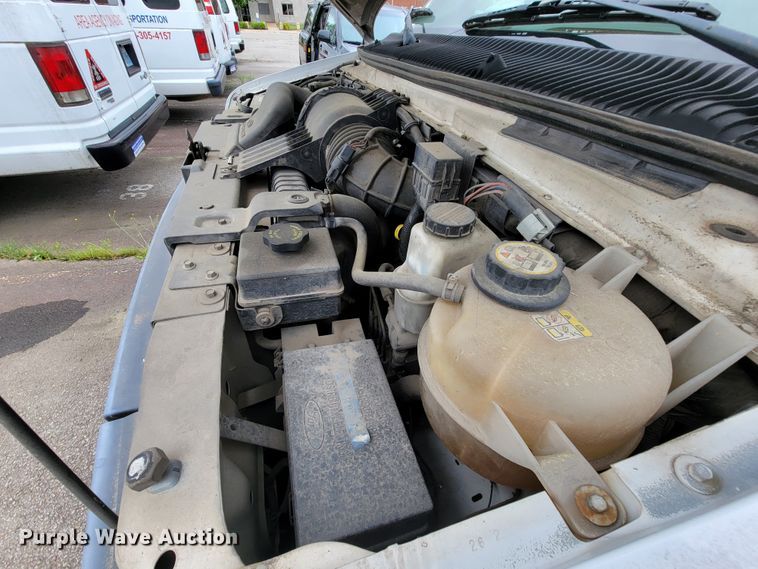 image for item IF9761 2006 Ford E350  van