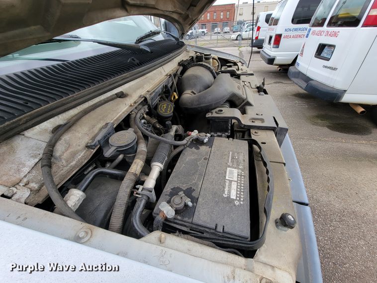 image for item IF9761 2006 Ford E350  van
