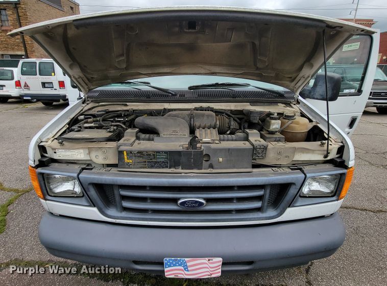 image for item IF9761 2006 Ford E350  van