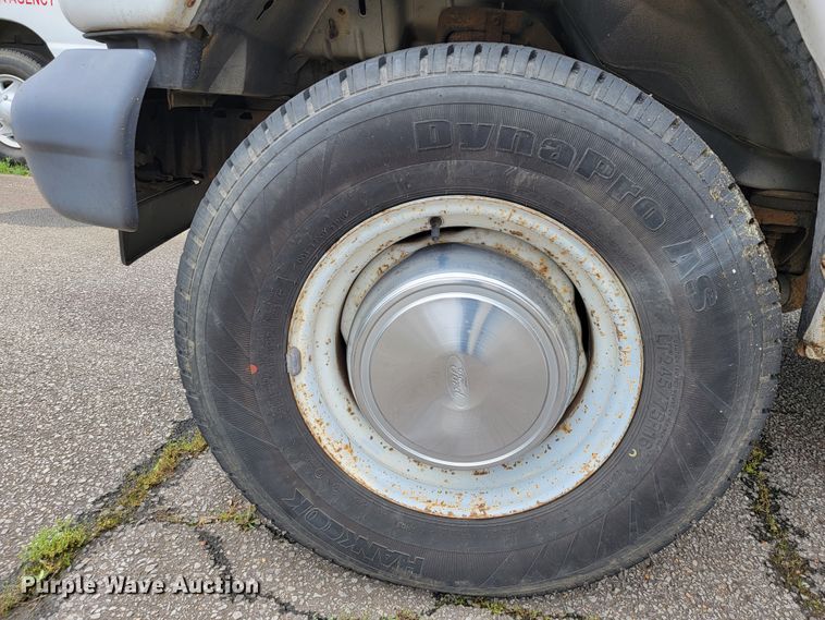 image for item IF9761 2006 Ford E350  van