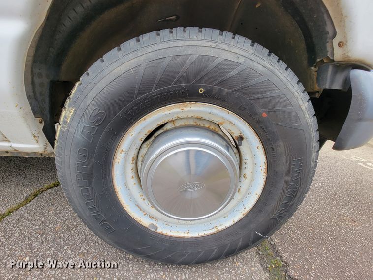 image for item IF9761 2006 Ford E350  van