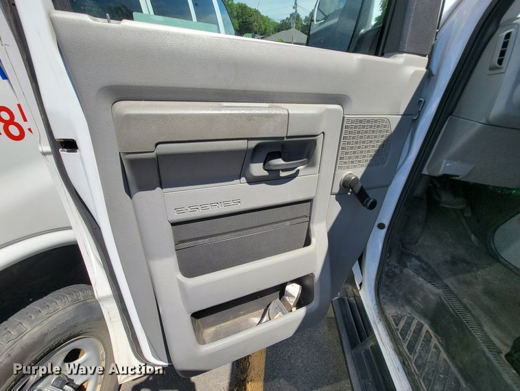 image for item IF9762 2014 Ford E350  van