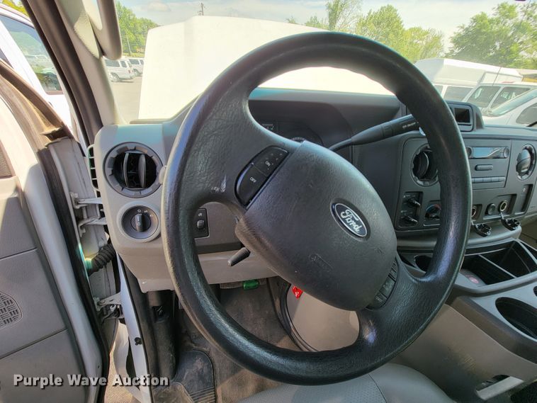 image for item IF9762 2014 Ford E350  van