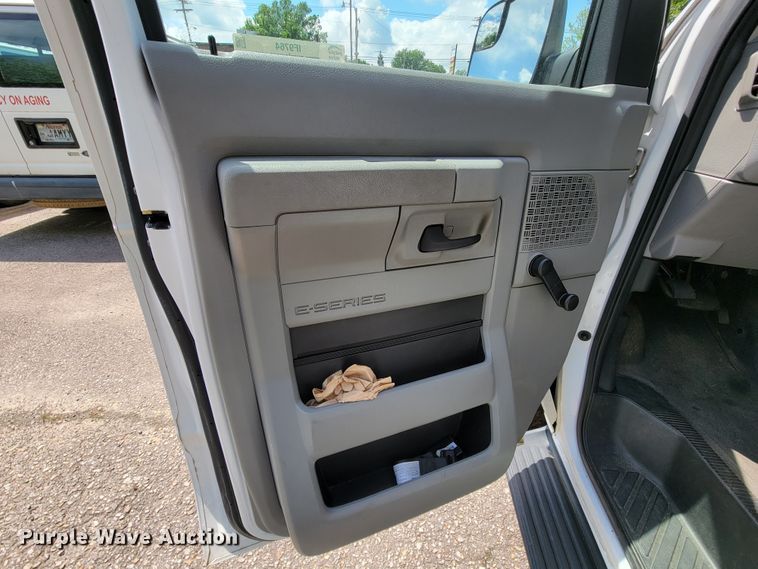 image for item IF9764 2014 Ford E350  van