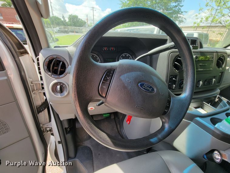 image for item IF9764 2014 Ford E350  van
