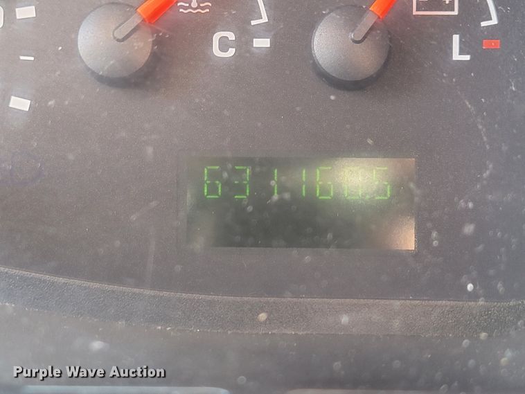 image for item IF9765 2005 Ford E350  handicap accessible van