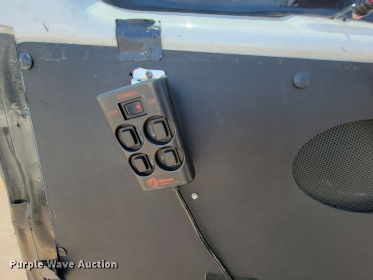 image for item IF9765 2005 Ford E350  handicap accessible van
