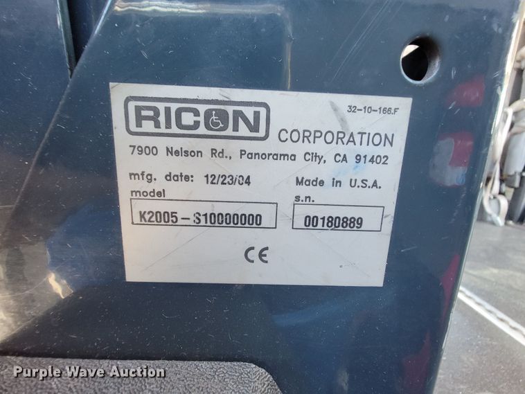 image for item IF9765 2005 Ford E350  handicap accessible van