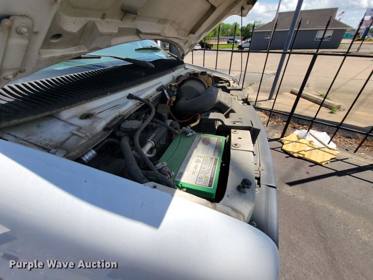 image for item IF9765 2005 Ford E350  handicap accessible van