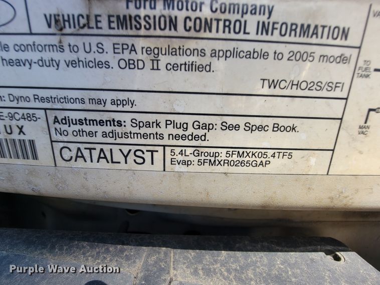 image for item IF9765 2005 Ford E350  handicap accessible van