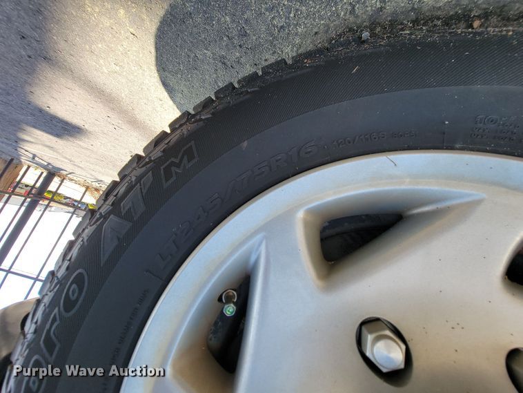 image for item IF9765 2005 Ford E350  handicap accessible van