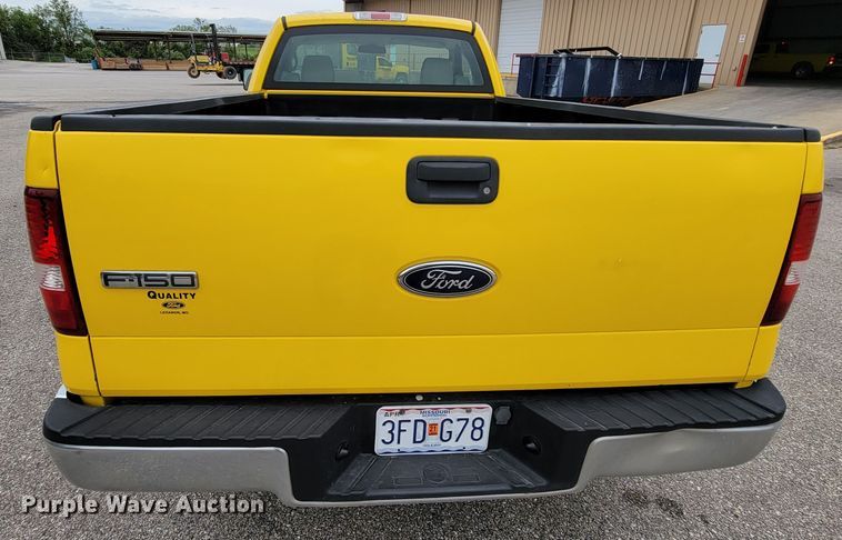 image for item IF9775 2005 Ford F150  pickup truck