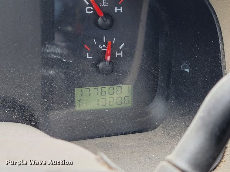 image for item IF9775 2005 Ford F150  pickup truck