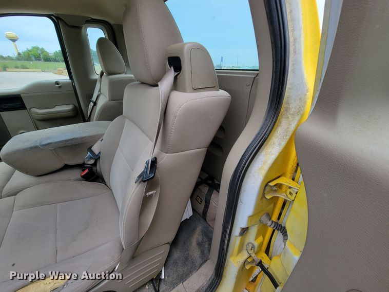 image for item IF9775 2005 Ford F150  pickup truck