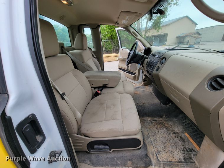 image for item IF9775 2005 Ford F150  pickup truck