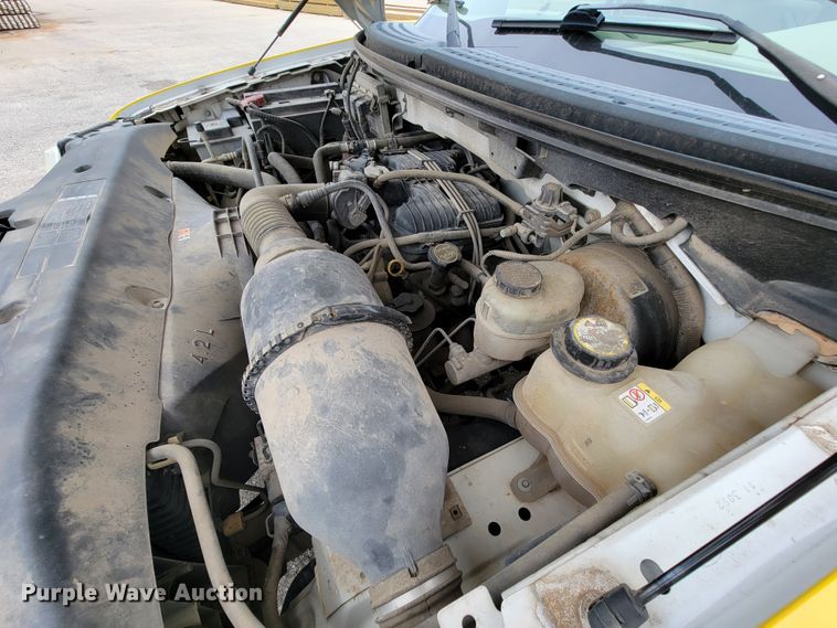 image for item IF9775 2005 Ford F150  pickup truck