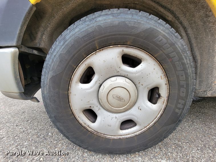 image for item IF9775 2005 Ford F150  pickup truck