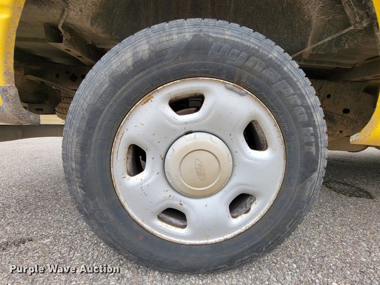 image for item IF9775 2005 Ford F150  pickup truck