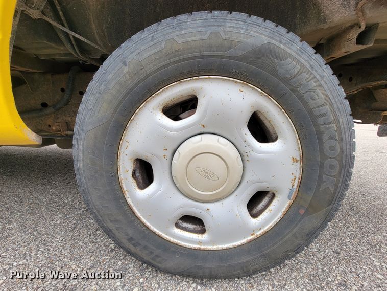 image for item IF9775 2005 Ford F150  pickup truck