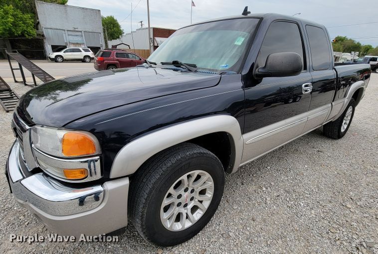 image for item IF9777 2006 GMC Sierra 1500  Ext. Cab pickup truck