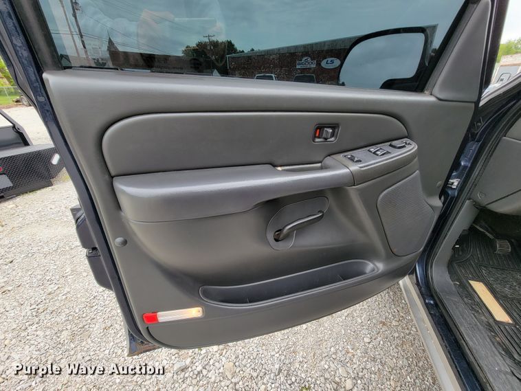 image for item IF9777 2006 GMC Sierra 1500  Ext. Cab pickup truck