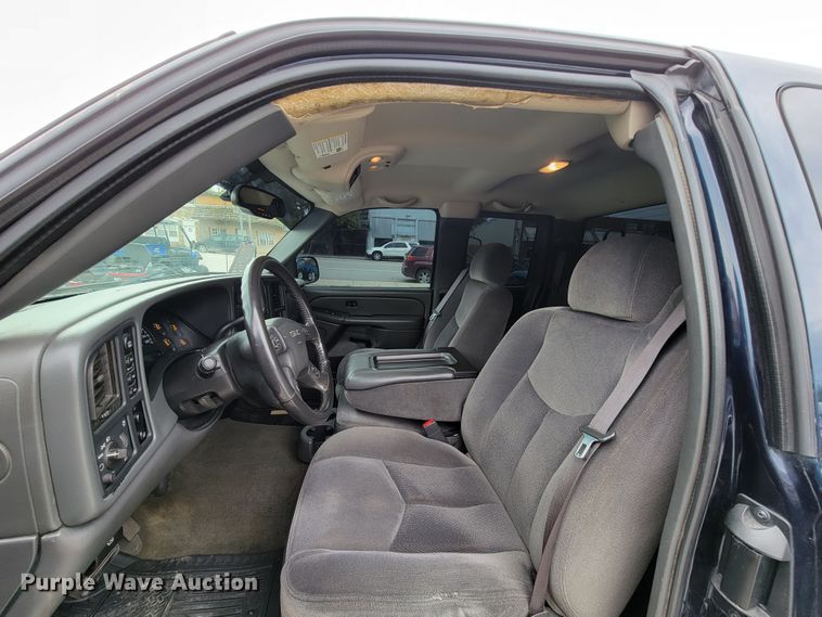 image for item IF9777 2006 GMC Sierra 1500  Ext. Cab pickup truck