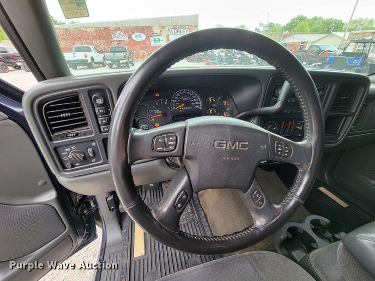 image for item IF9777 2006 GMC Sierra 1500  Ext. Cab pickup truck