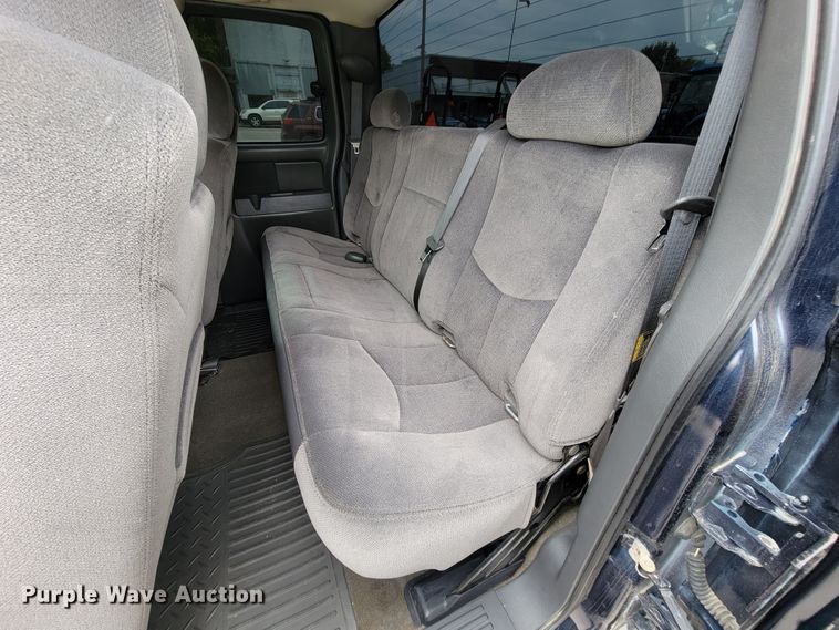 image for item IF9777 2006 GMC Sierra 1500  Ext. Cab pickup truck